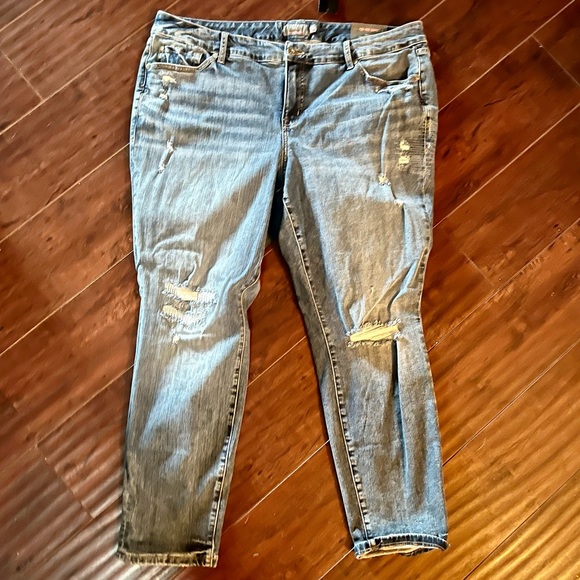 TORRID Feel the Fit Mid Rise Jeans 20R - Picture 3 of 6